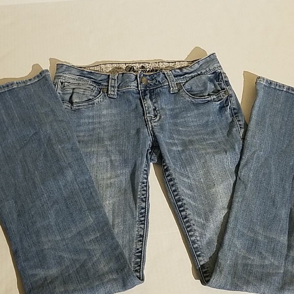 Rue 21 Premiere Denim fleur-de-lis F18 - Picture 1 of 5